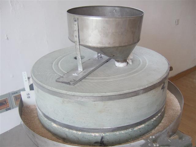 mlyn kameň mlyn.jpg flour stone mill.jpg